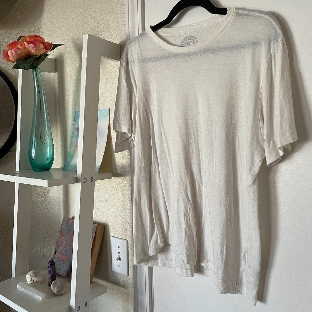 outerknown ✸ super soft white/cream ✸ eco sustainable tee